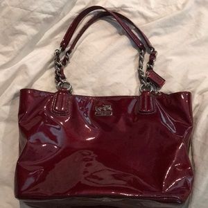 Coach red patent leather shoulder bag.